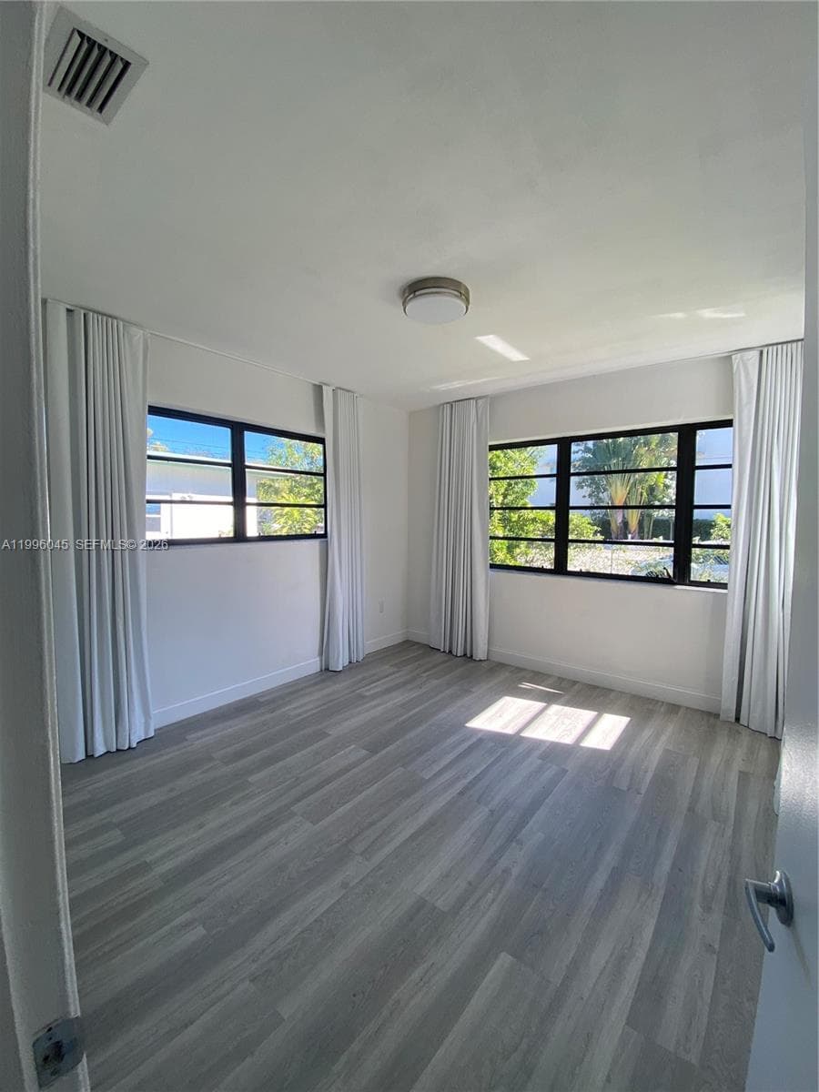 1101 Bay Dr, Miami Beach FL 33141 — 39