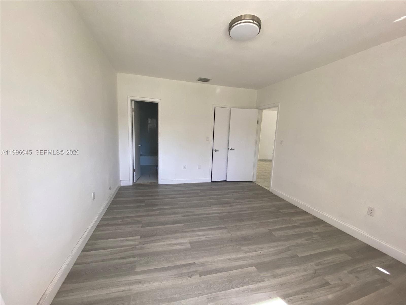 1101 Bay Dr, Miami Beach FL 33141 — 60