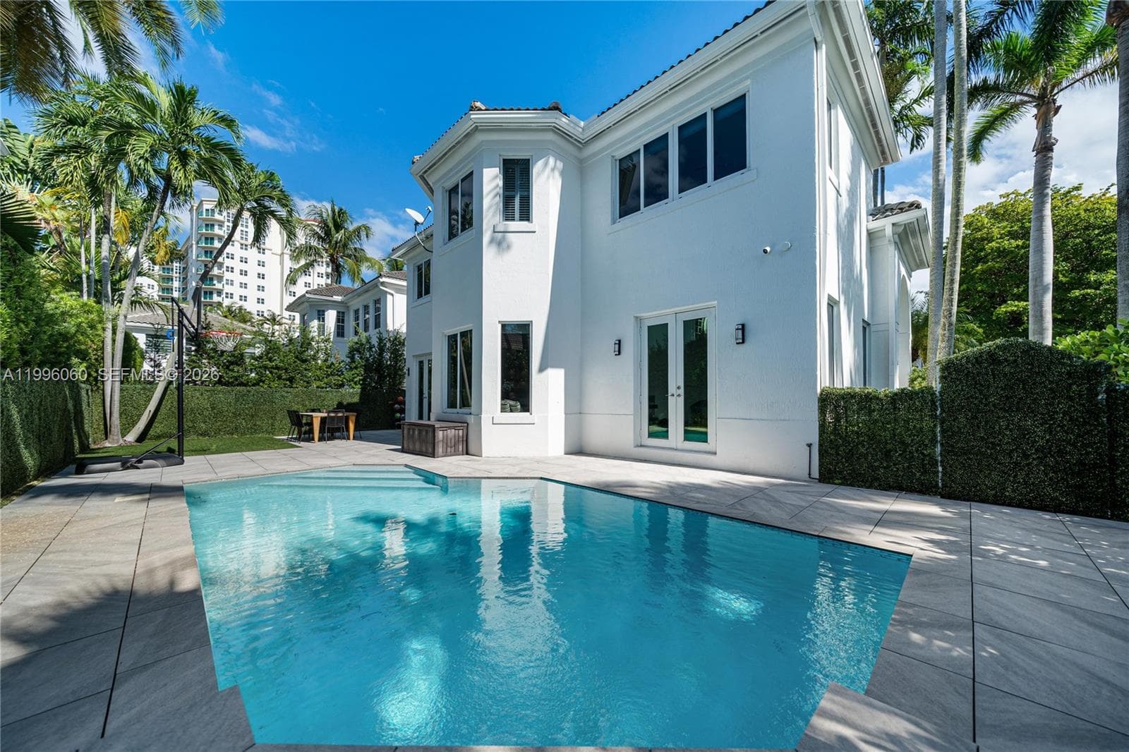 3703 NE 199th St, Aventura FL 33180 — 32