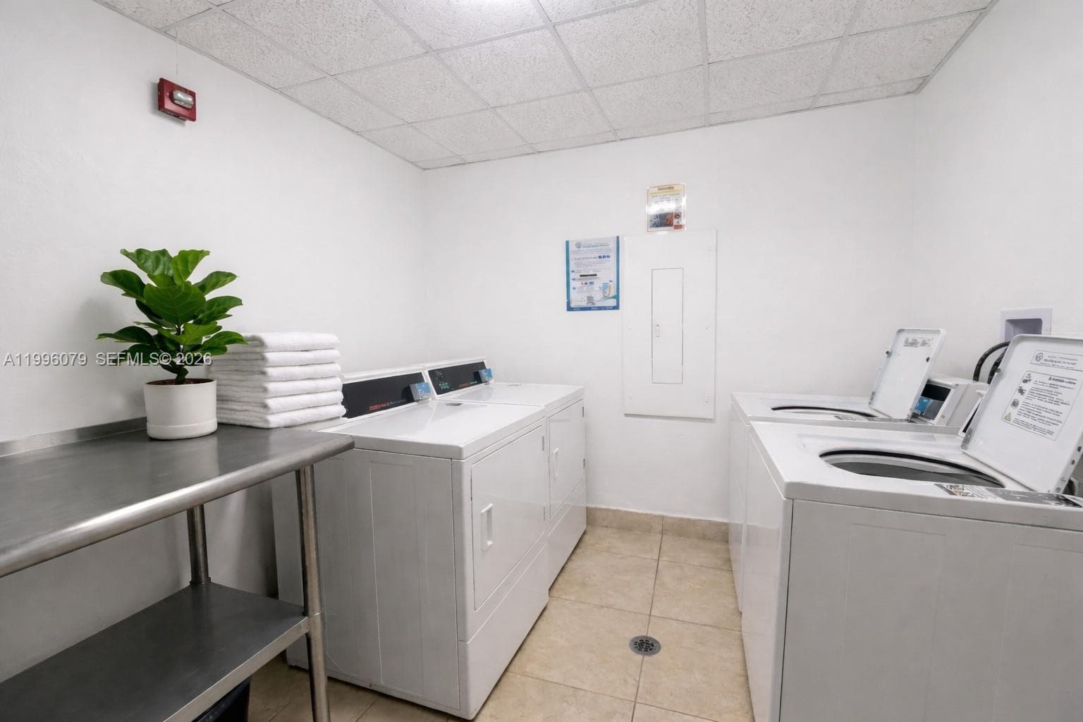 2851 NE 183rd St # 906E, Aventura FL 33160 — 22