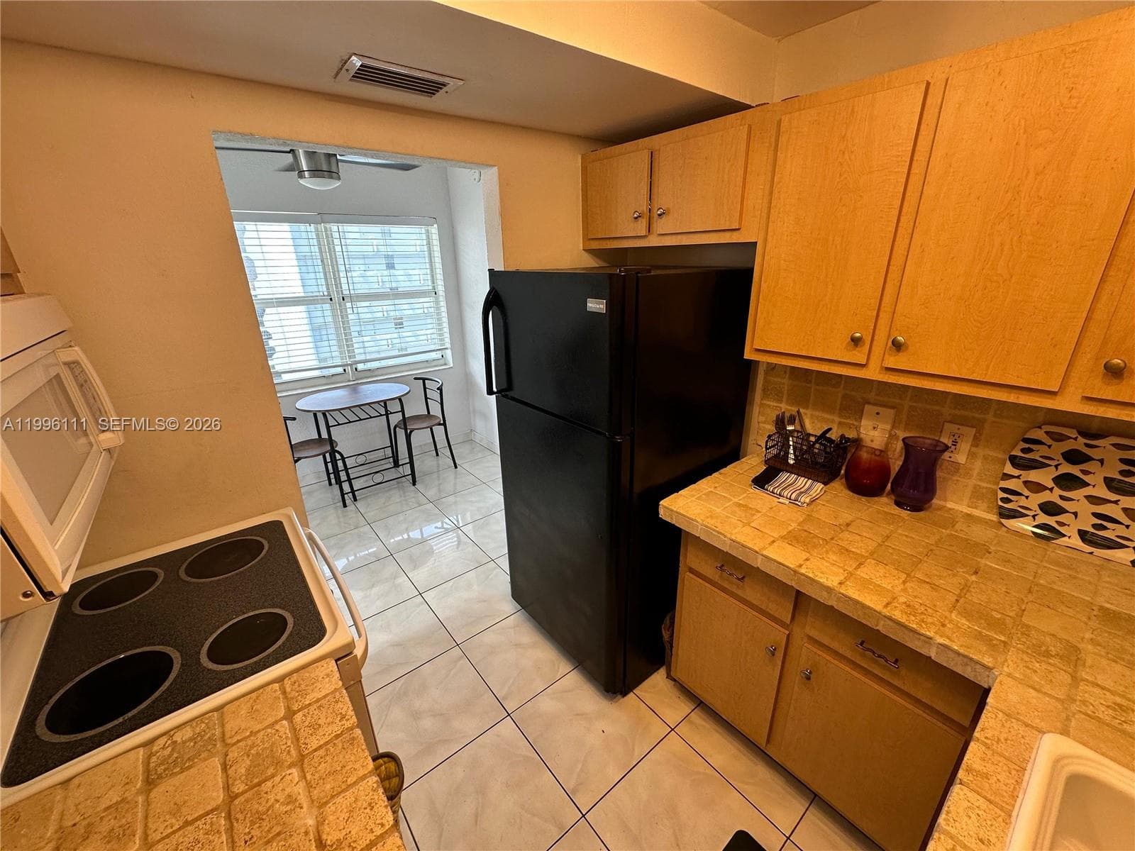 Eastern Shores White Hous, North Miami Beach, FL — 16