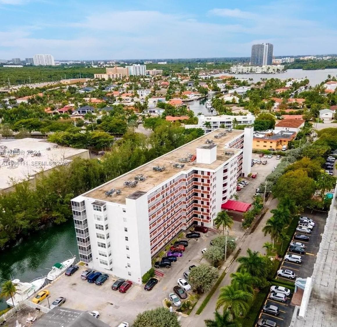 Eastern Shores White Hous, North Miami Beach, FL — 3