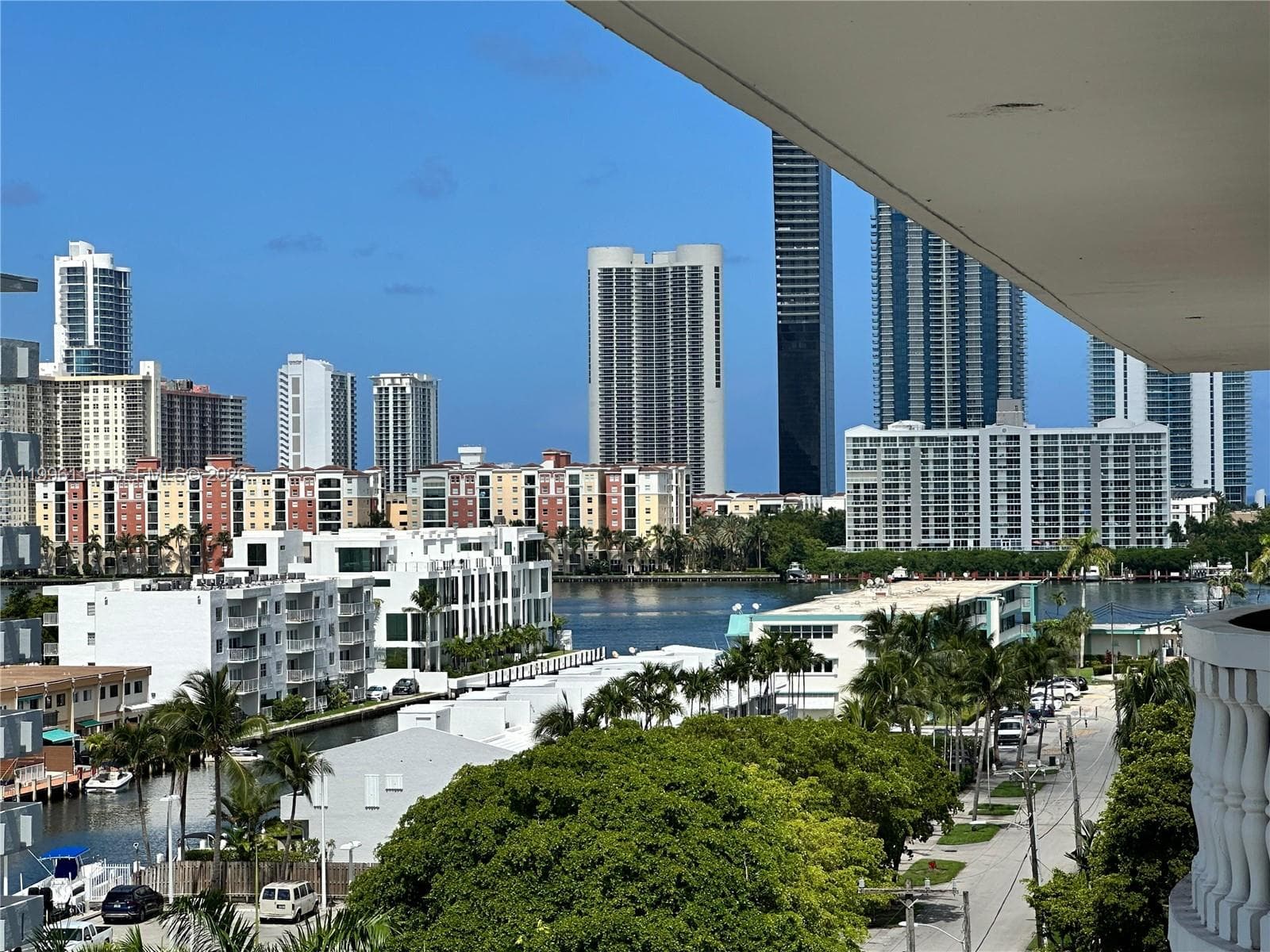Eastern Shores White Hous, North Miami Beach, FL — 1