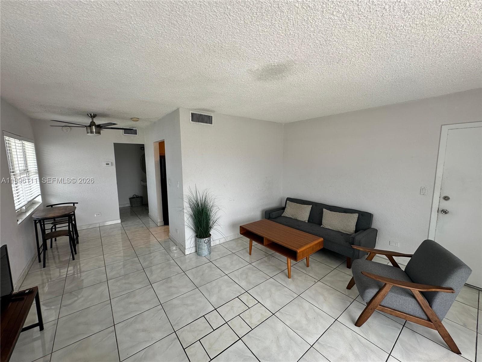 Eastern Shores White Hous, North Miami Beach, FL — 8