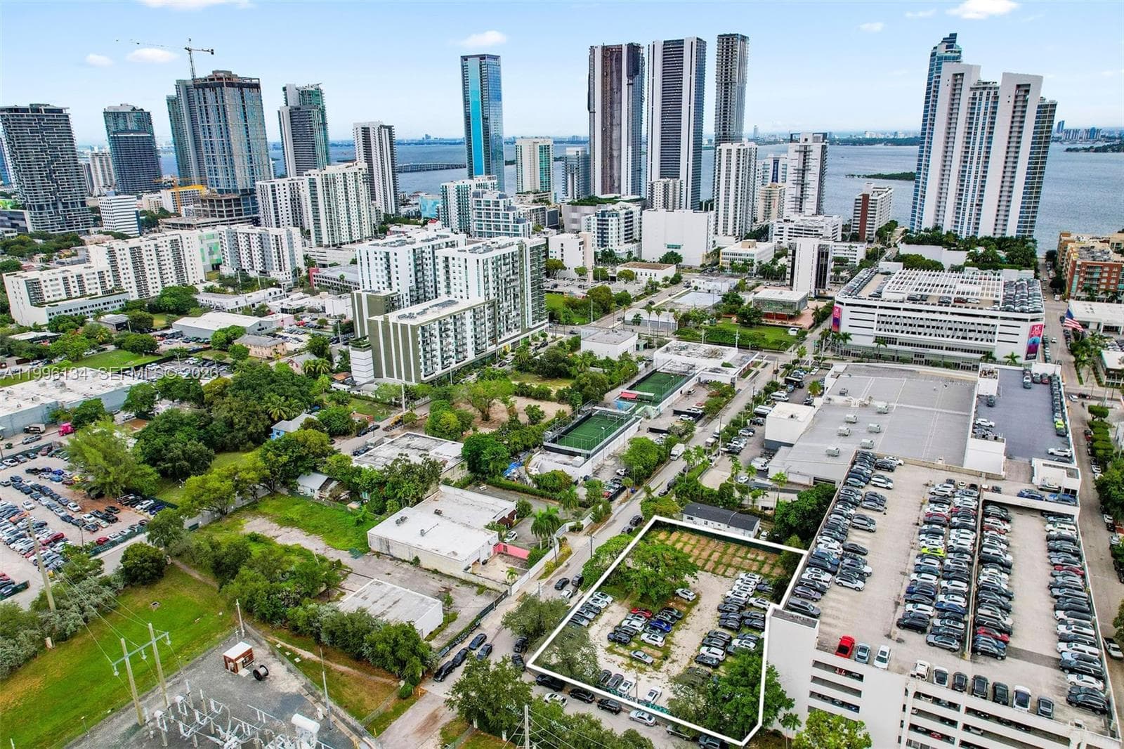 100 NE 21st St, Miami FL 33137 — 2