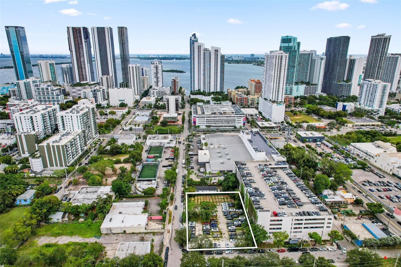 100 NE 21st St, Miami FL 33137 — 1