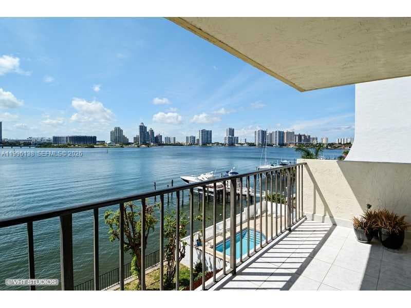 17878 N BAY RD # 307, Sunny Isles Beach FL 33160 — 1