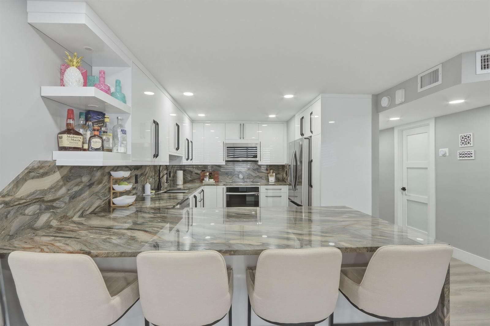 6039 Collins Avenue # 609, Miami Beach FL 33140 — 2