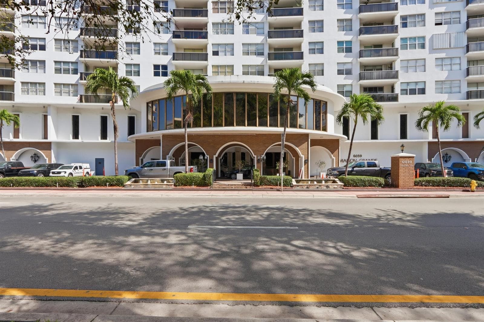 6039 Collins Avenue # 609, Miami Beach FL 33140 — 32