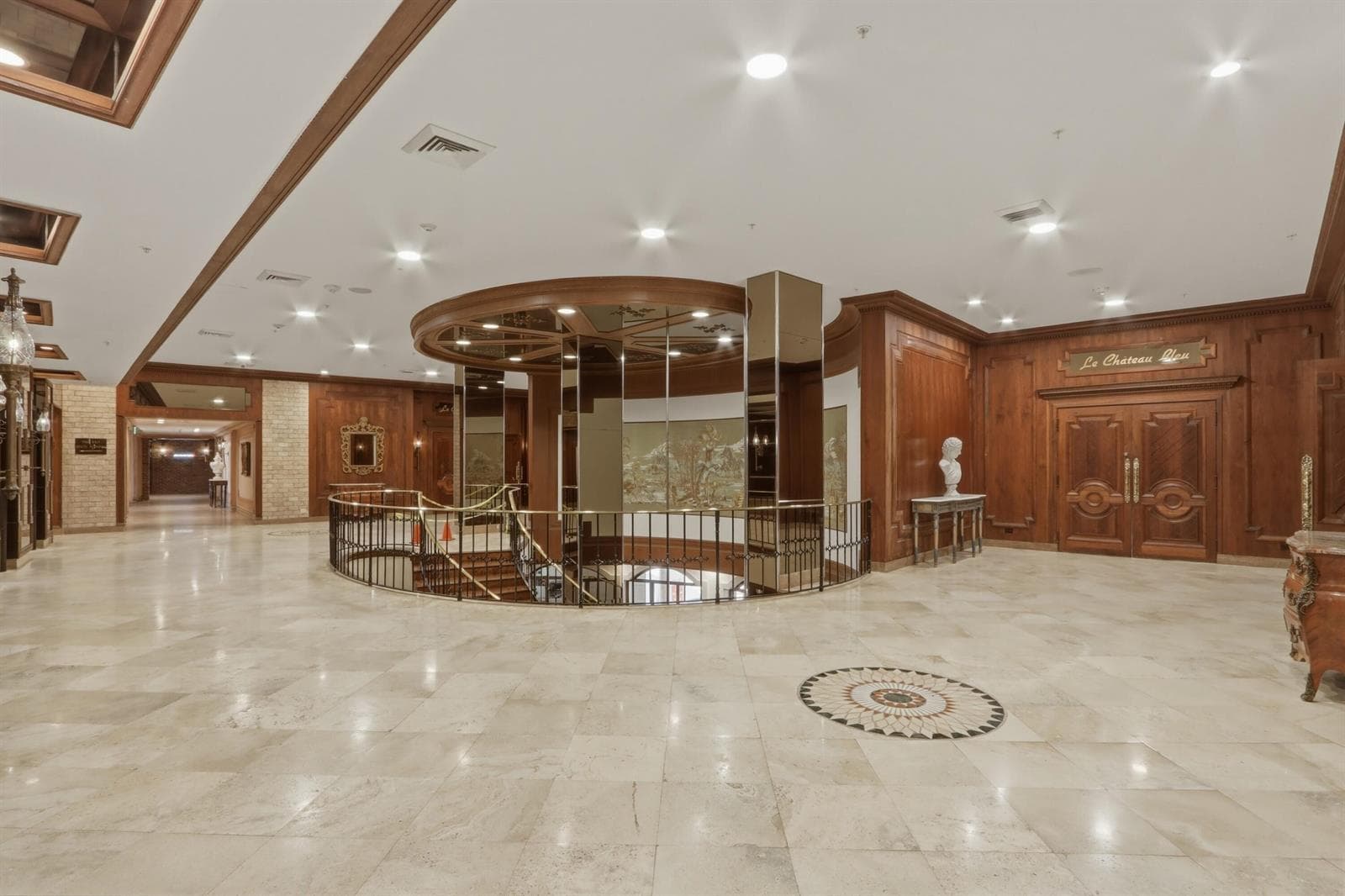 6039 Collins Avenue # 609, Miami Beach FL 33140 — 34