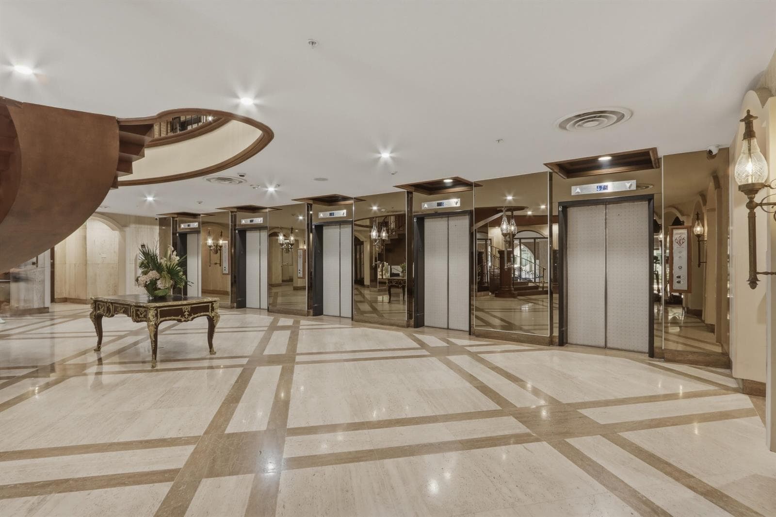 6039 Collins Avenue # 609, Miami Beach FL 33140 — 33