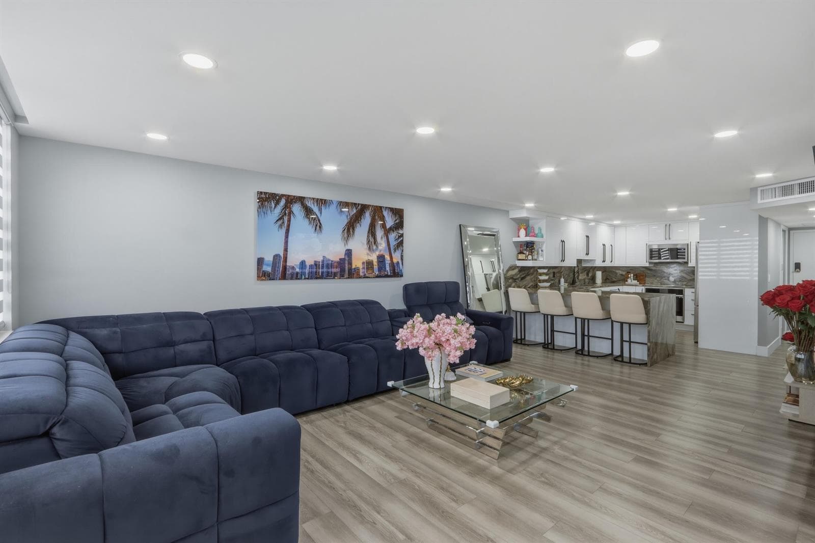 6039 Collins Avenue # 609, Miami Beach FL 33140 — 8