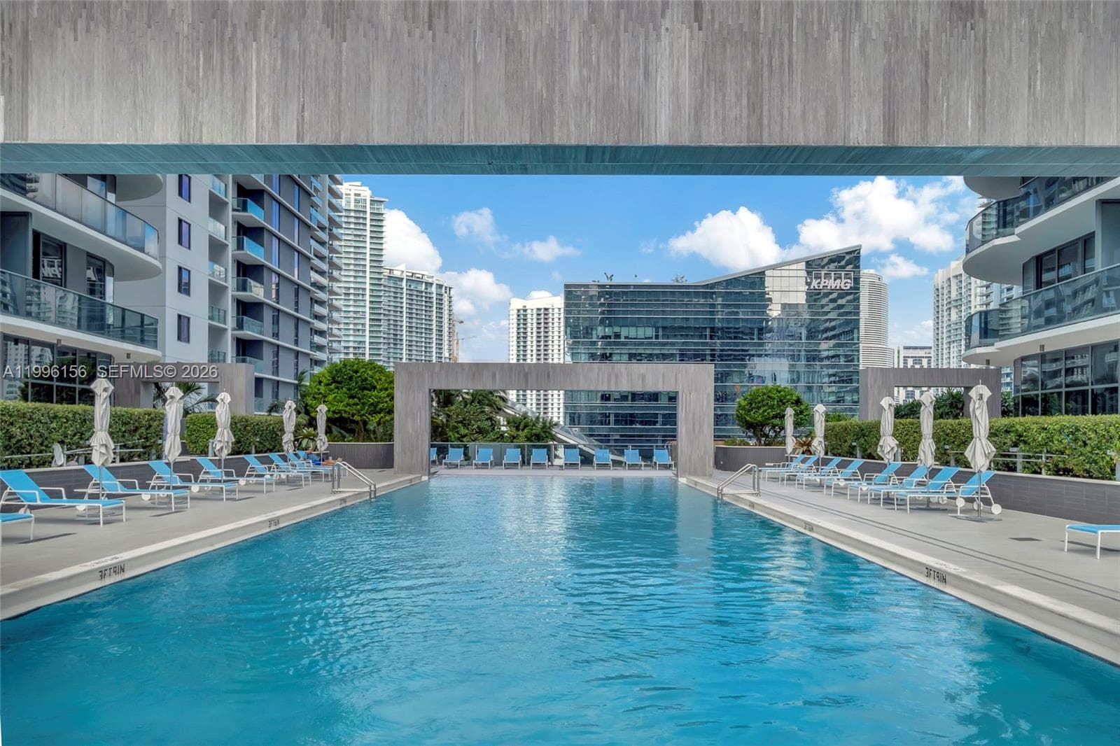 55 SW 9th # 2804, Miami FL 33130 — 57