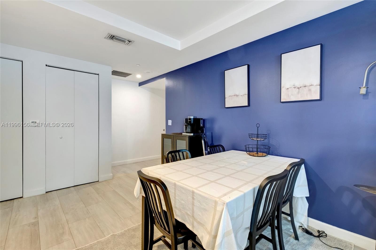 55 SW 9th # 2804, Miami FL 33130 — 33