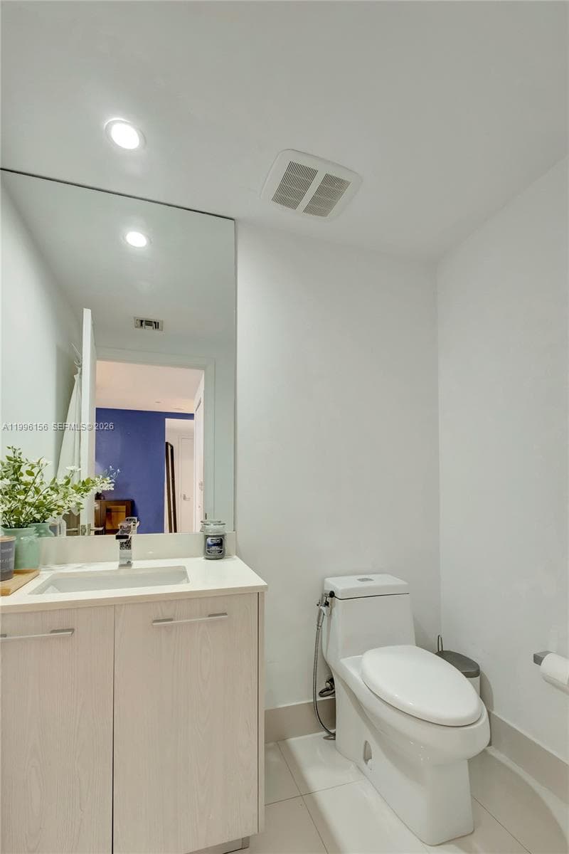55 SW 9th # 2804, Miami FL 33130 — 37