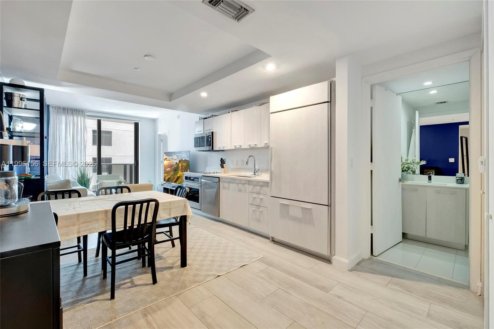 55 SW 9th # 2804, Miami FL 33130 — 31