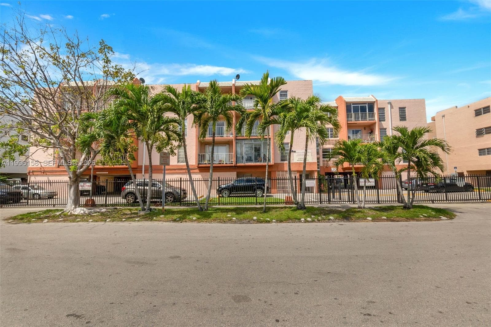 6130 W 19th Ave # 305, Hialeah FL 33012 — 33