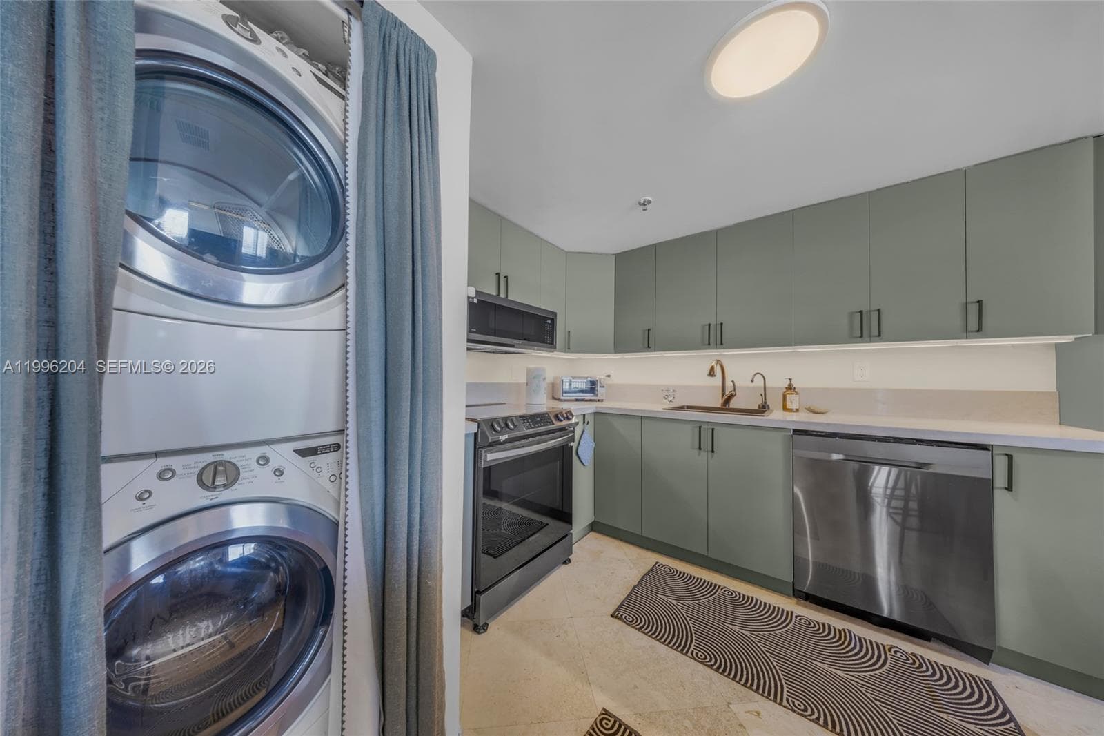 1621 Bay Rd # 802, Miami Beach FL 33139 — 13