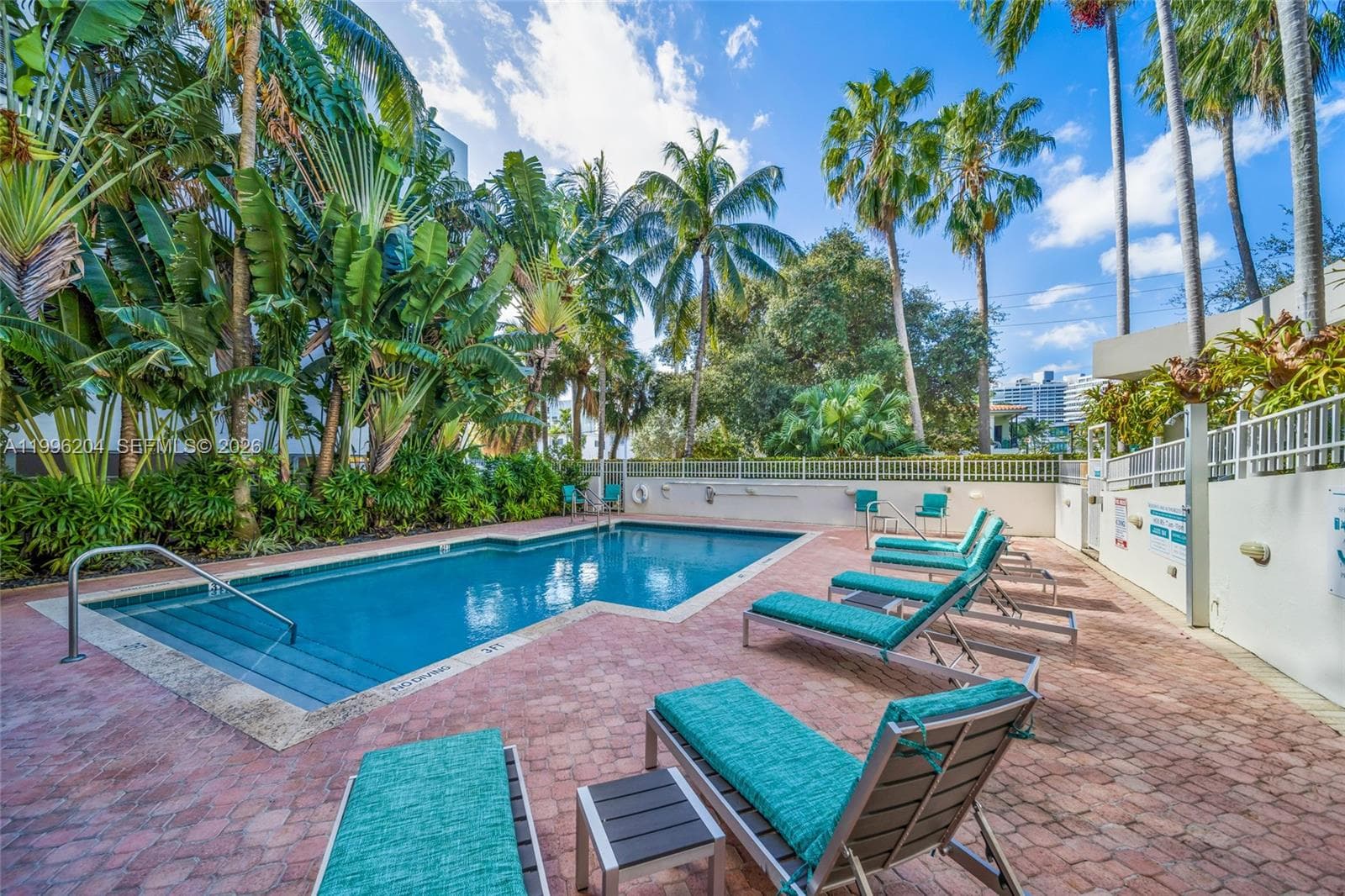 1621 Bay Rd # 802, Miami Beach FL 33139 — 36