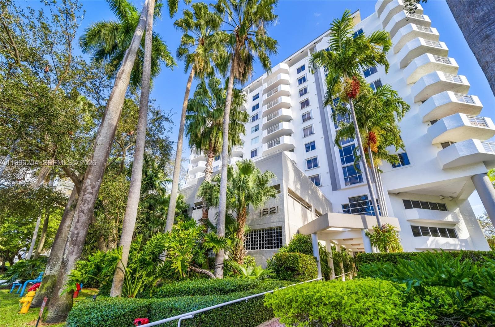 1621 Bay Rd # 802, Miami Beach FL 33139 — 40