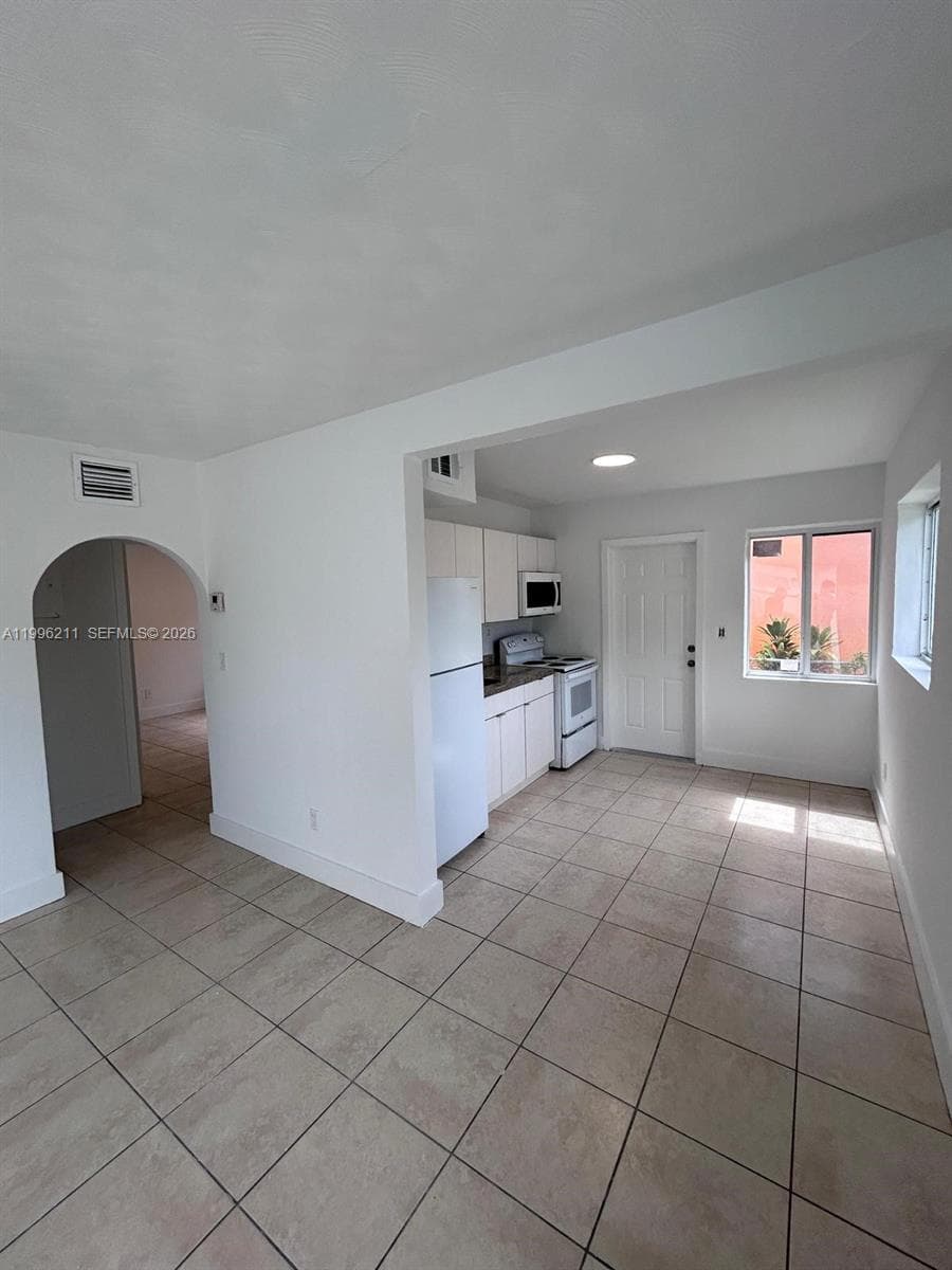 1128 NW 76th St, Miami FL 33150 — 13
