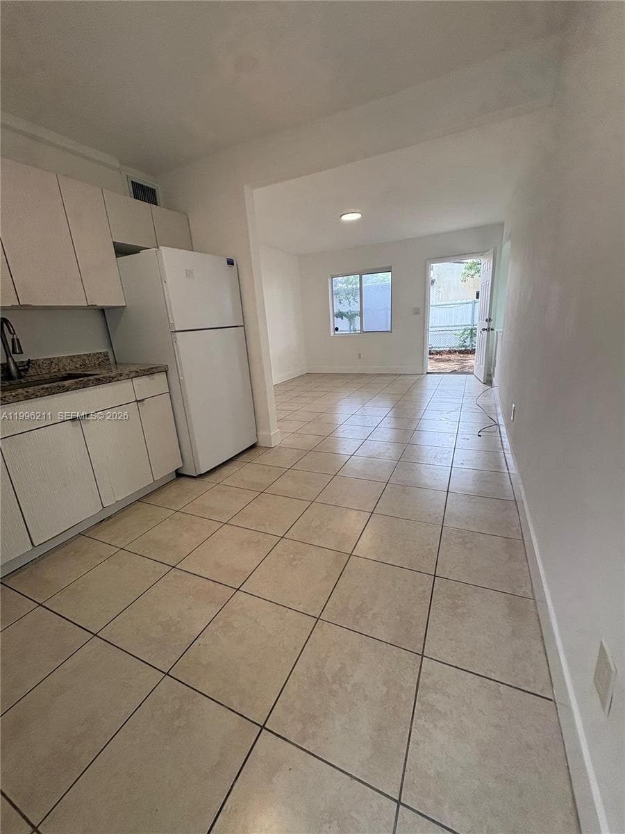 1128 NW 76th St, Miami FL 33150 — 12
