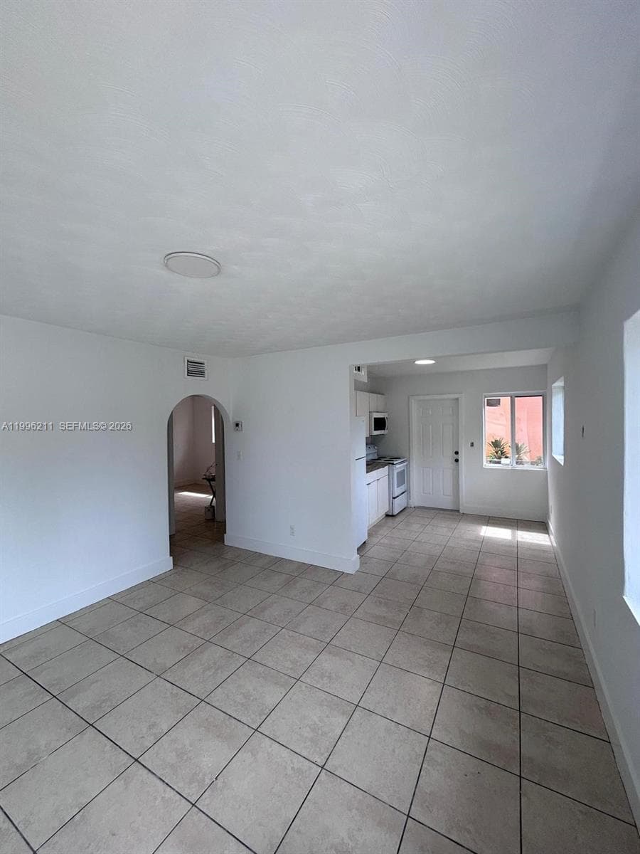 1128 NW 76th St, Miami FL 33150 — 26
