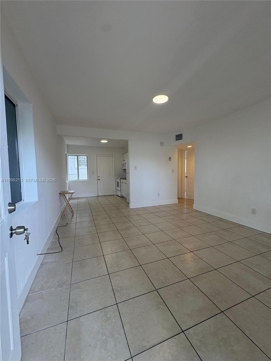 1128 NW 76th St, Miami FL 33150 — 22