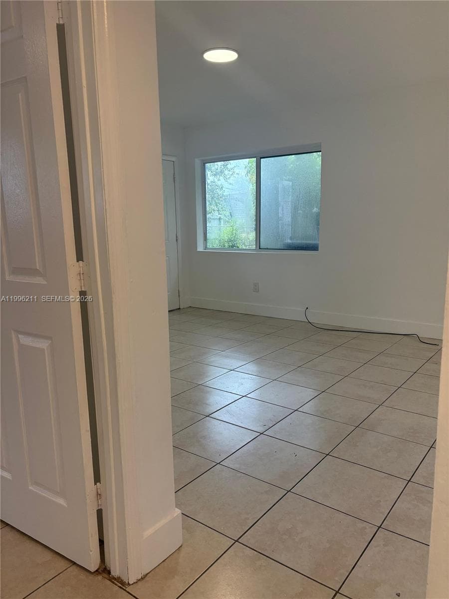 1128 NW 76th St, Miami FL 33150 — 10