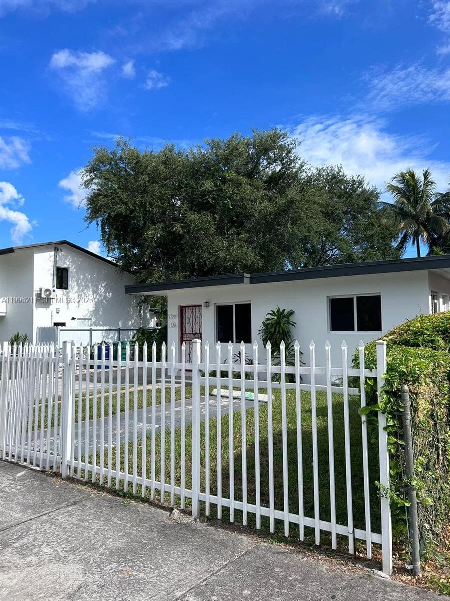1128 NW 76th St, Miami FL 33150 — 31