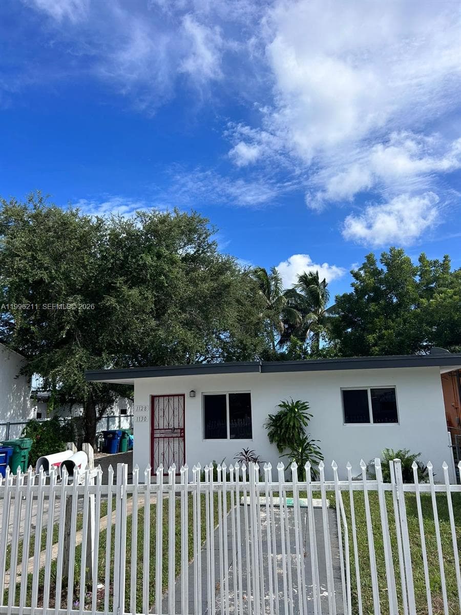 1128 NW 76th St, Miami FL 33150 — 4
