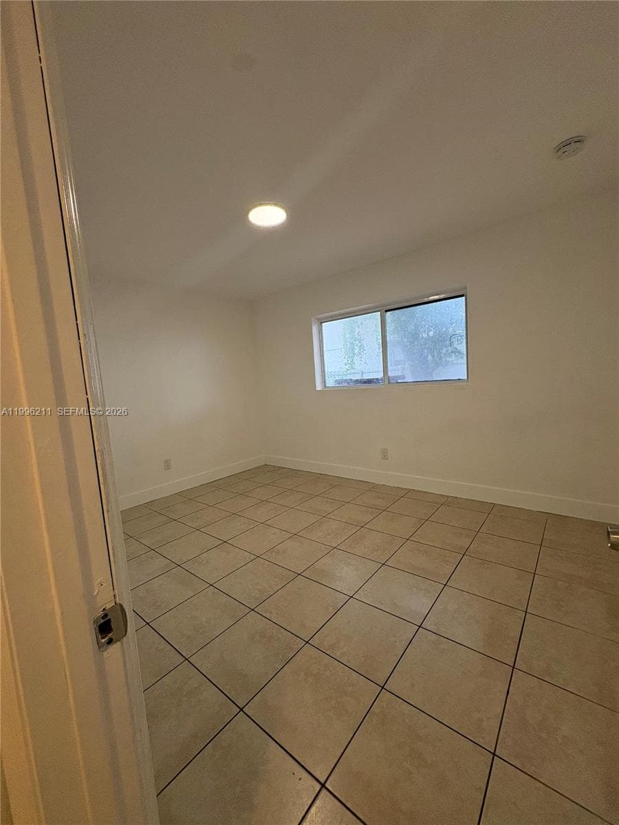 1128 NW 76th St, Miami FL 33150 — 25