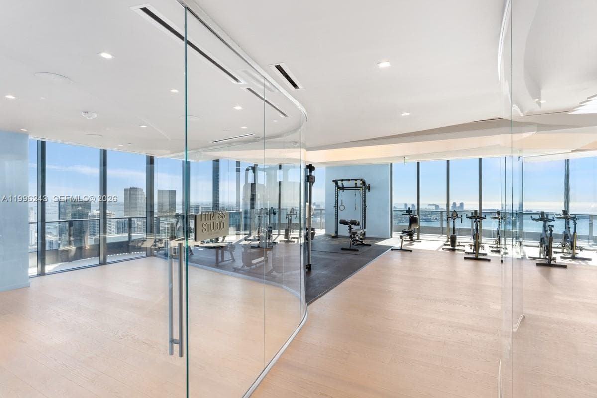 1000 Brickell Plaza # 2701, Miami FL 33131 — 43