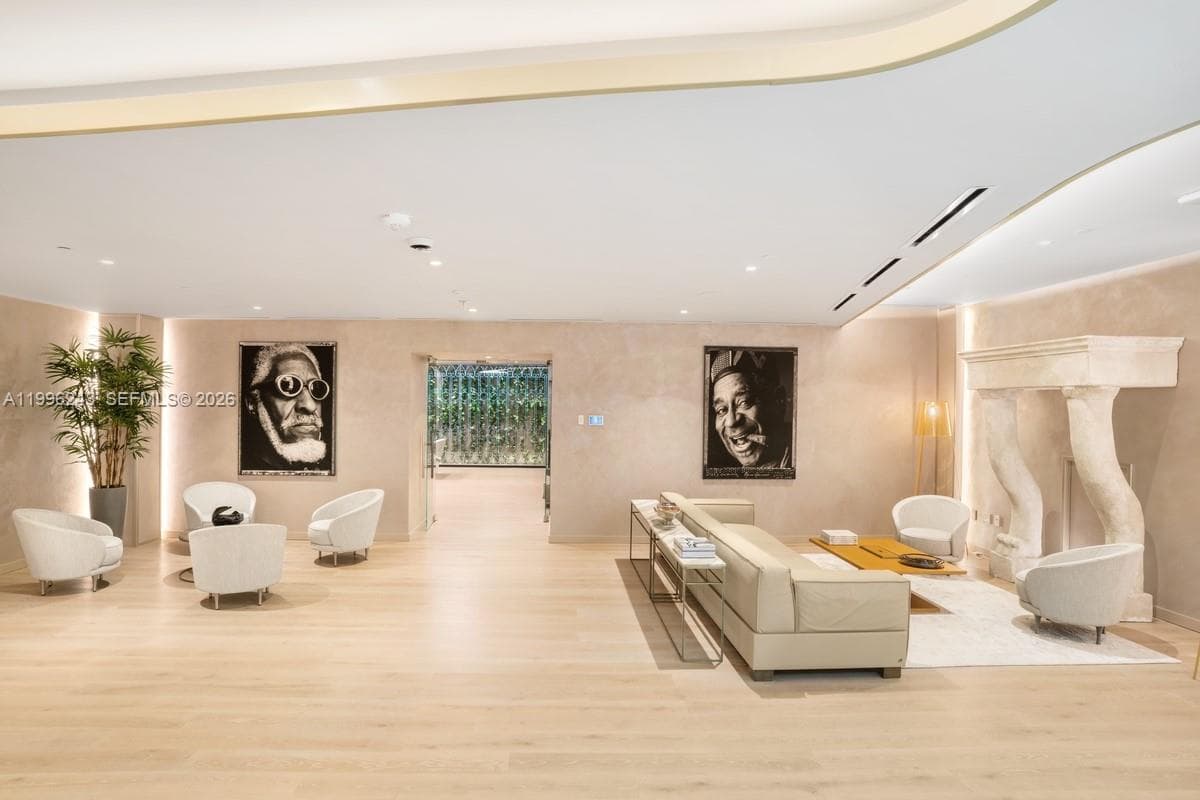 1000 Brickell Plaza # 2701, Miami FL 33131 — 20