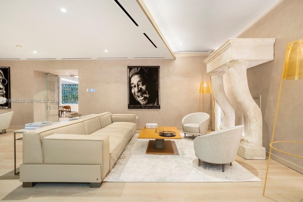 1000 Brickell Plaza # 2701, Miami FL 33131 — 21