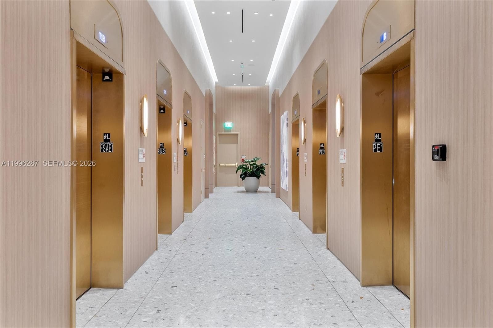 77 SE 5th Street # 3004, Miami FL 33131 — 37