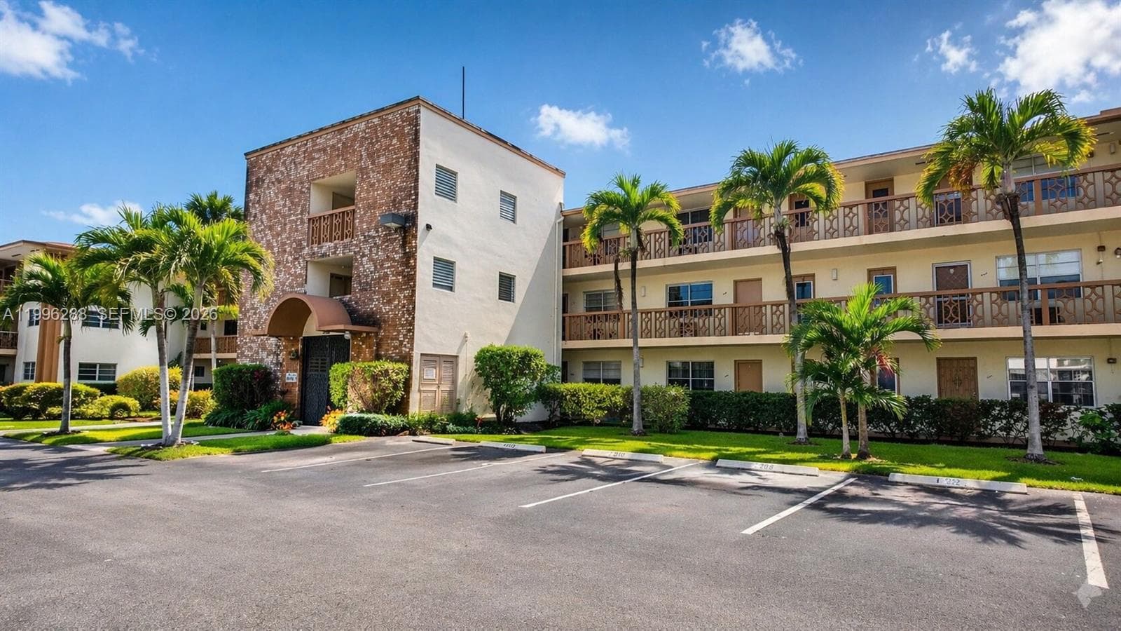 16900 NE 14th Ave # 305, Miami FL 33162 — 10