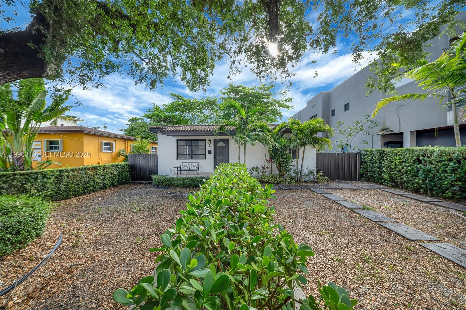 3033 Hibiscus St, Miami FL 33133 — 2