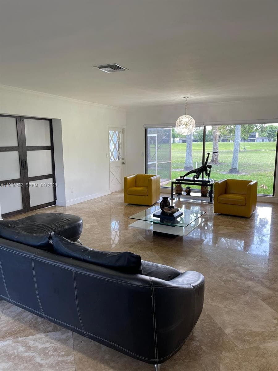 19265 E Saint Andrews Dr, Hialeah FL 33015 — 27