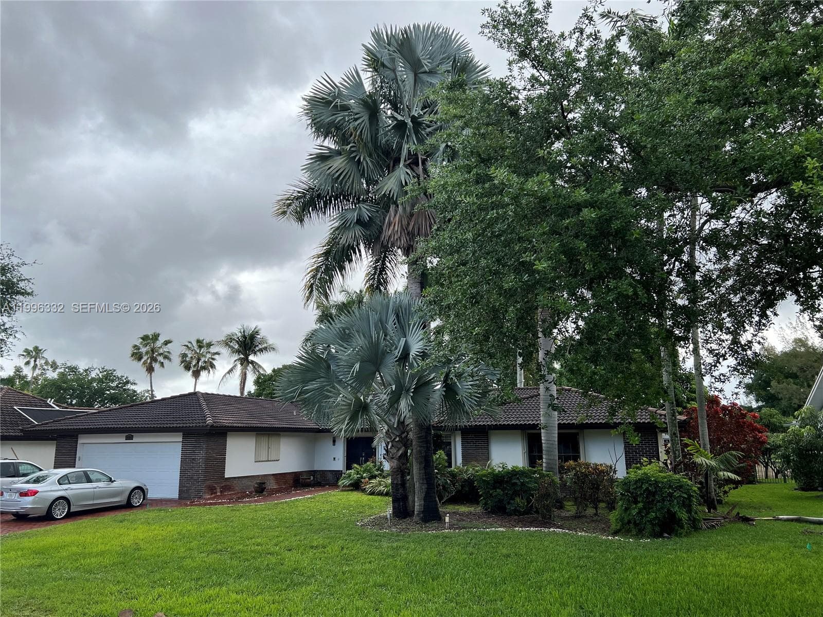 19265 E Saint Andrews Dr, Hialeah FL 33015 — 2