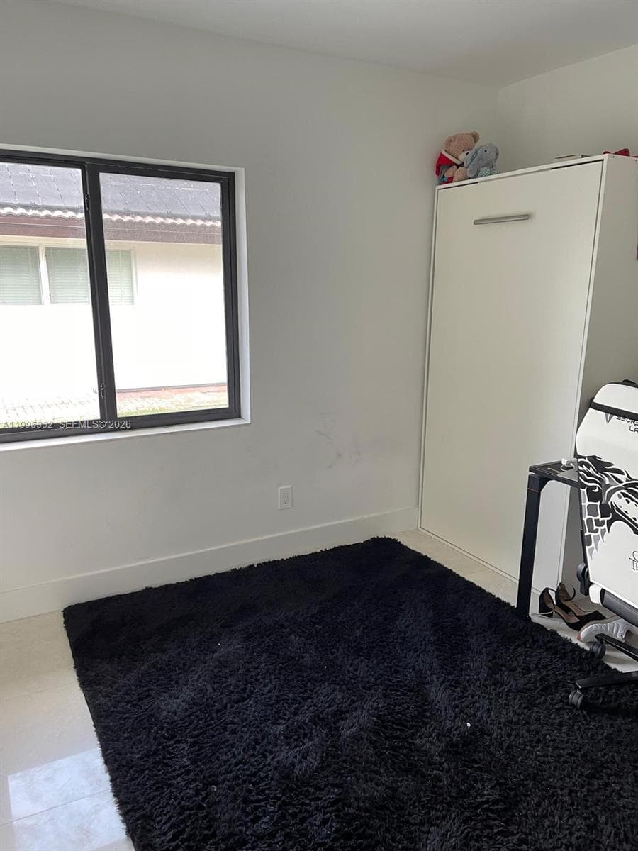 19265 E Saint Andrews Dr, Hialeah FL 33015 — 52