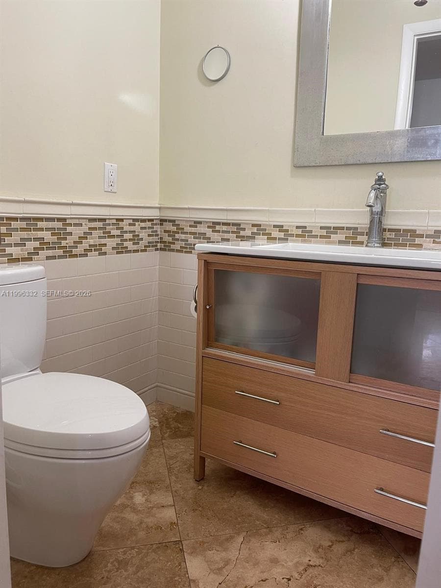 19265 E Saint Andrews Dr, Hialeah FL 33015 — 22