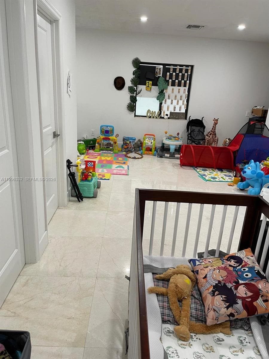 19265 E Saint Andrews Dr, Hialeah FL 33015 — 49