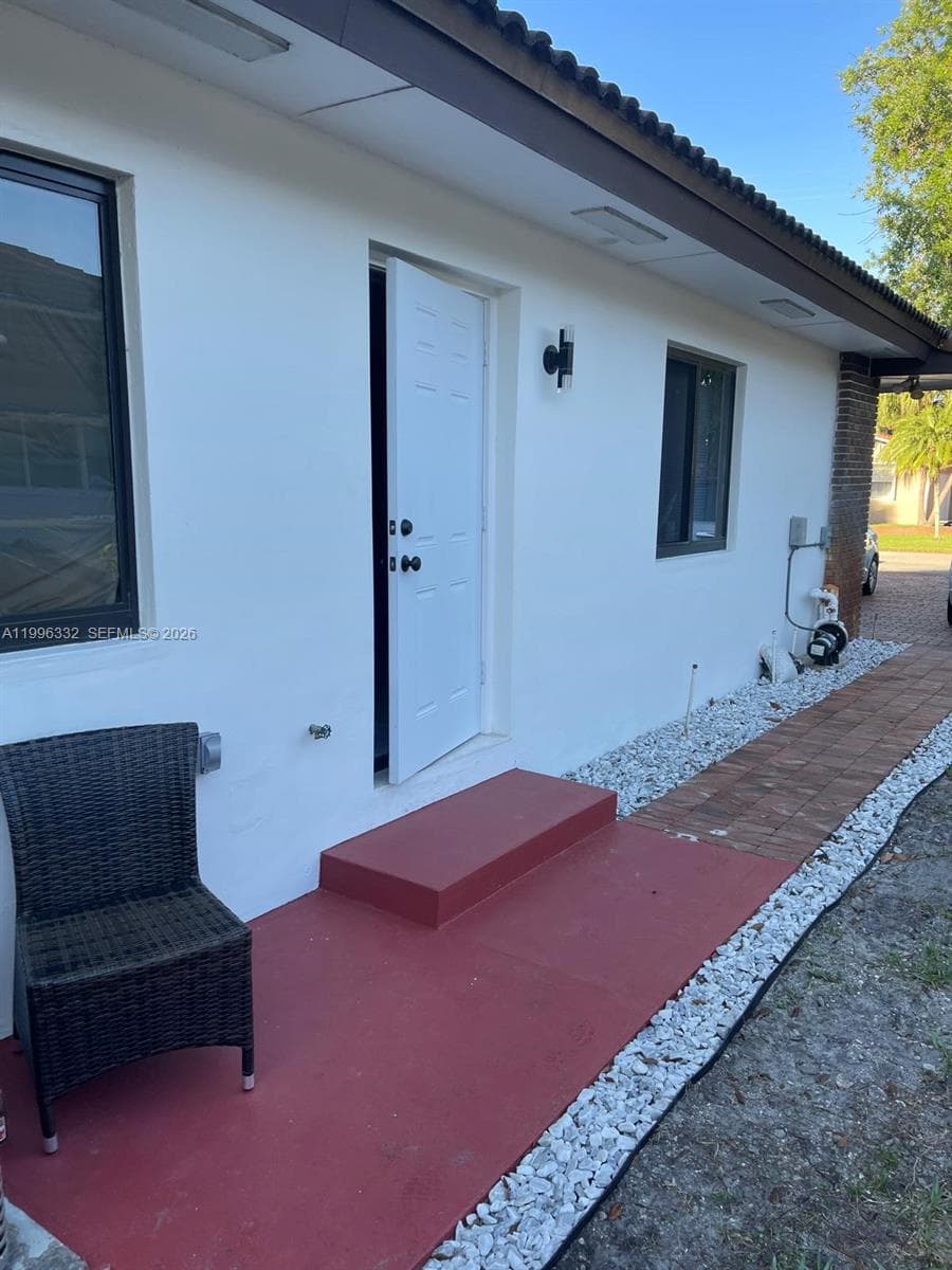 19265 E Saint Andrews Dr, Hialeah FL 33015 — 50