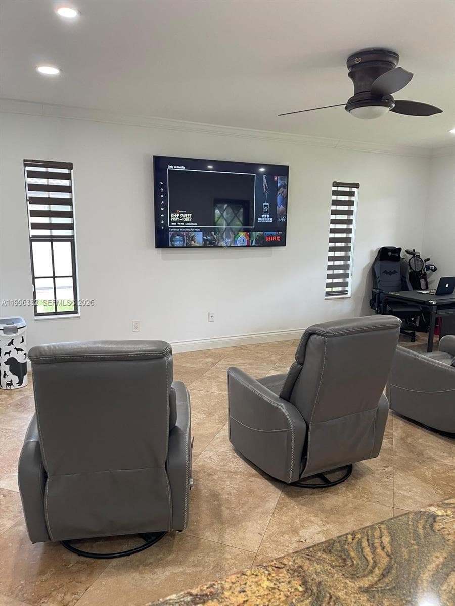 19265 E Saint Andrews Dr, Hialeah FL 33015 — 37