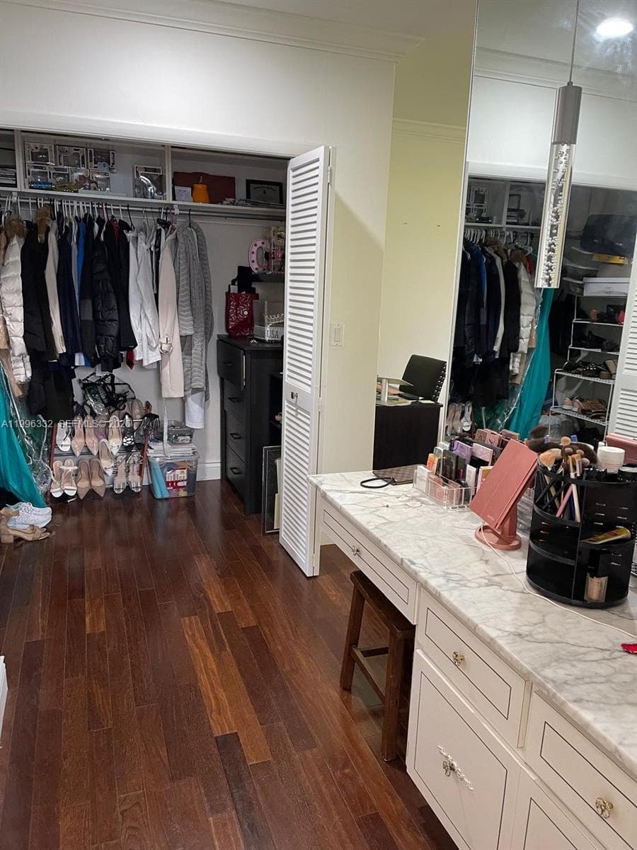 19265 E Saint Andrews Dr, Hialeah FL 33015 — 48