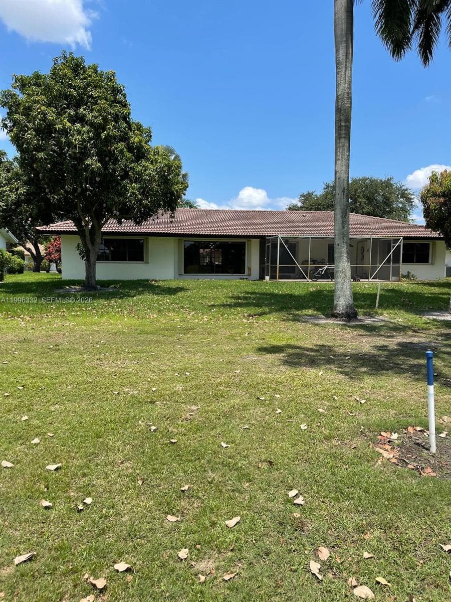19265 E Saint Andrews Dr, Hialeah FL 33015 — 11