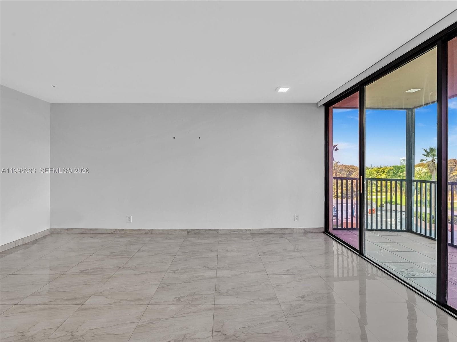 Coronado Condo- Tower Ii, Aventura, FL — 24
