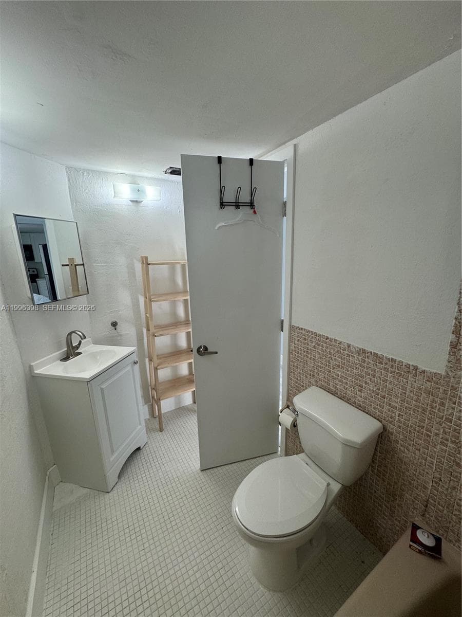 1398 NE 191st St # C305, Miami FL 33179 — 14