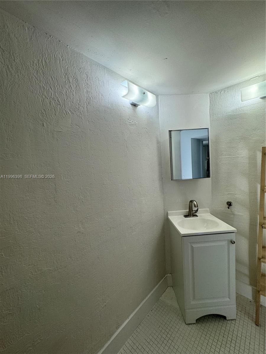 1398 NE 191st St # C305, Miami FL 33179 — 15